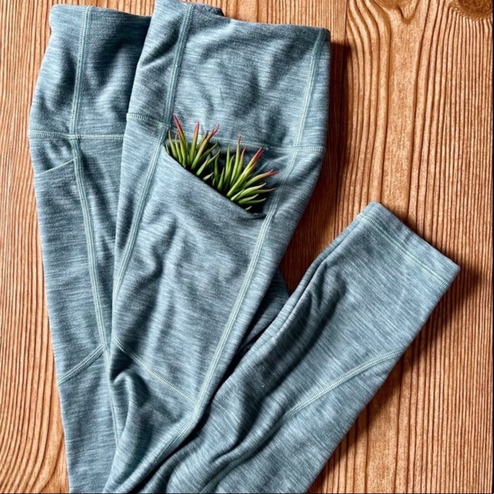 VICTORIAS SECRET leggings with pockets